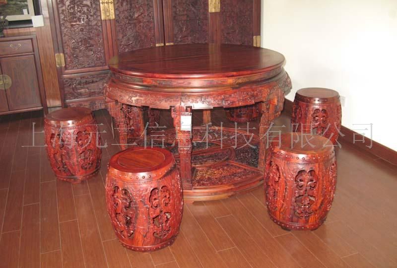 红木家具圆鼓餐桌