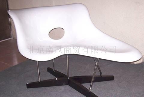 LA chaise by charles eames---世